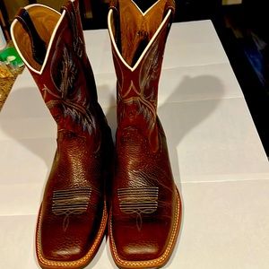 Brown cowboy boots excellent condition